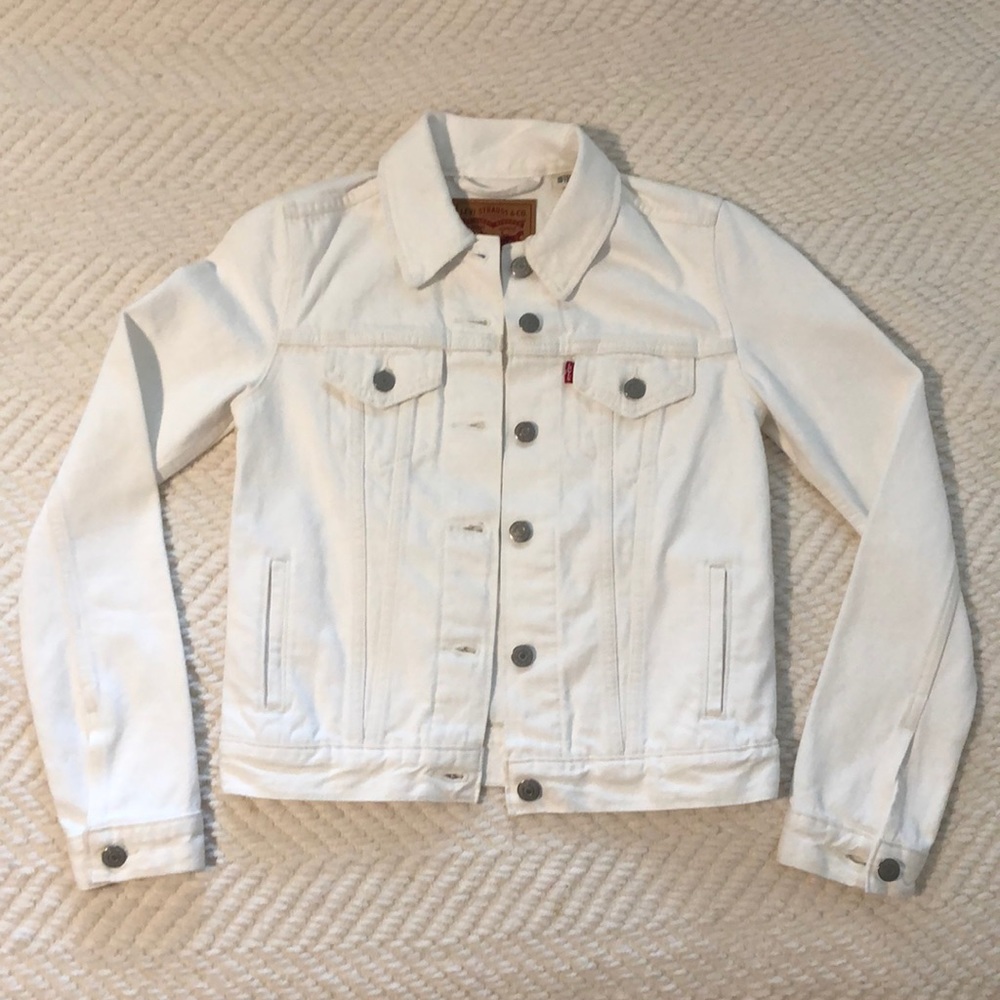NWOT White Levi’s Denim Jean Jacket